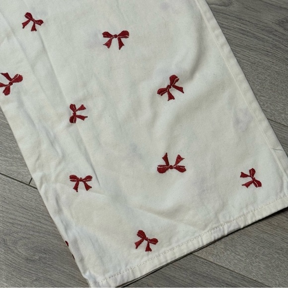 Holiday Style NWT Wide Leg Forever 21 Off White Pants with Red Bow Pattern - Picture 3 of 10